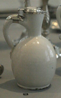 17th-century ceramic winejug