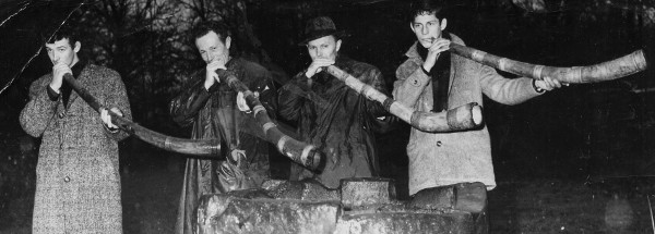 quartet of midwinterhoorn players