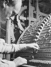 Re-pinning of a new melody on a carillon drum