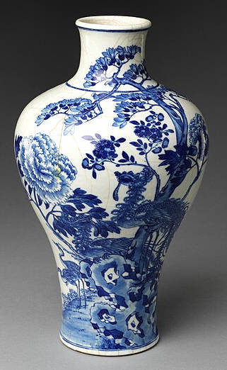 Jingdezhen soft paste porcelain vase, Qing dynasty, Kangxi period 