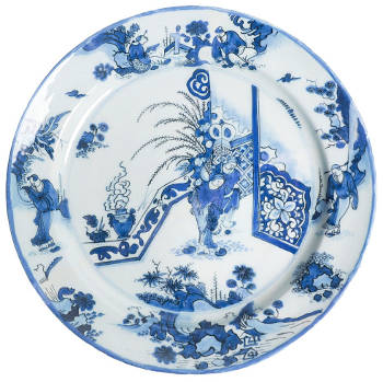 A Large Chinoiserie Plate with Transition and Kangxi Inspired Decoration, 17th century, around 1680-1700, Delft, Anonymous