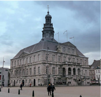 Town Hall at Maastricht, Pieter Posts