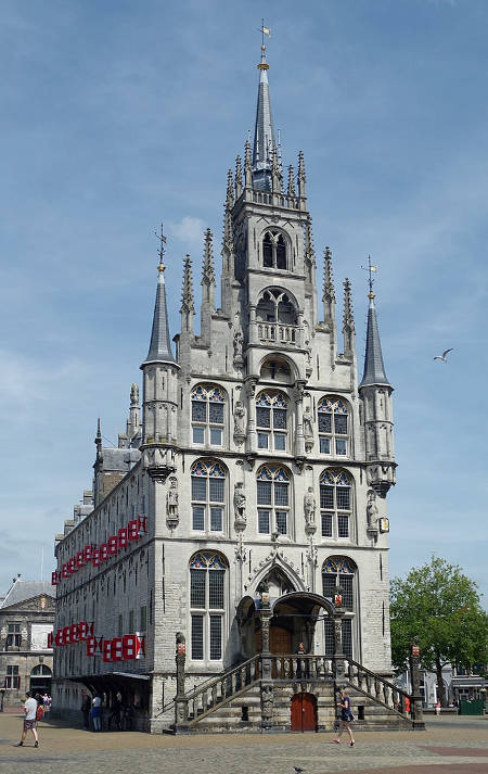 Gouda's 15th-century town hall (formerly moated)